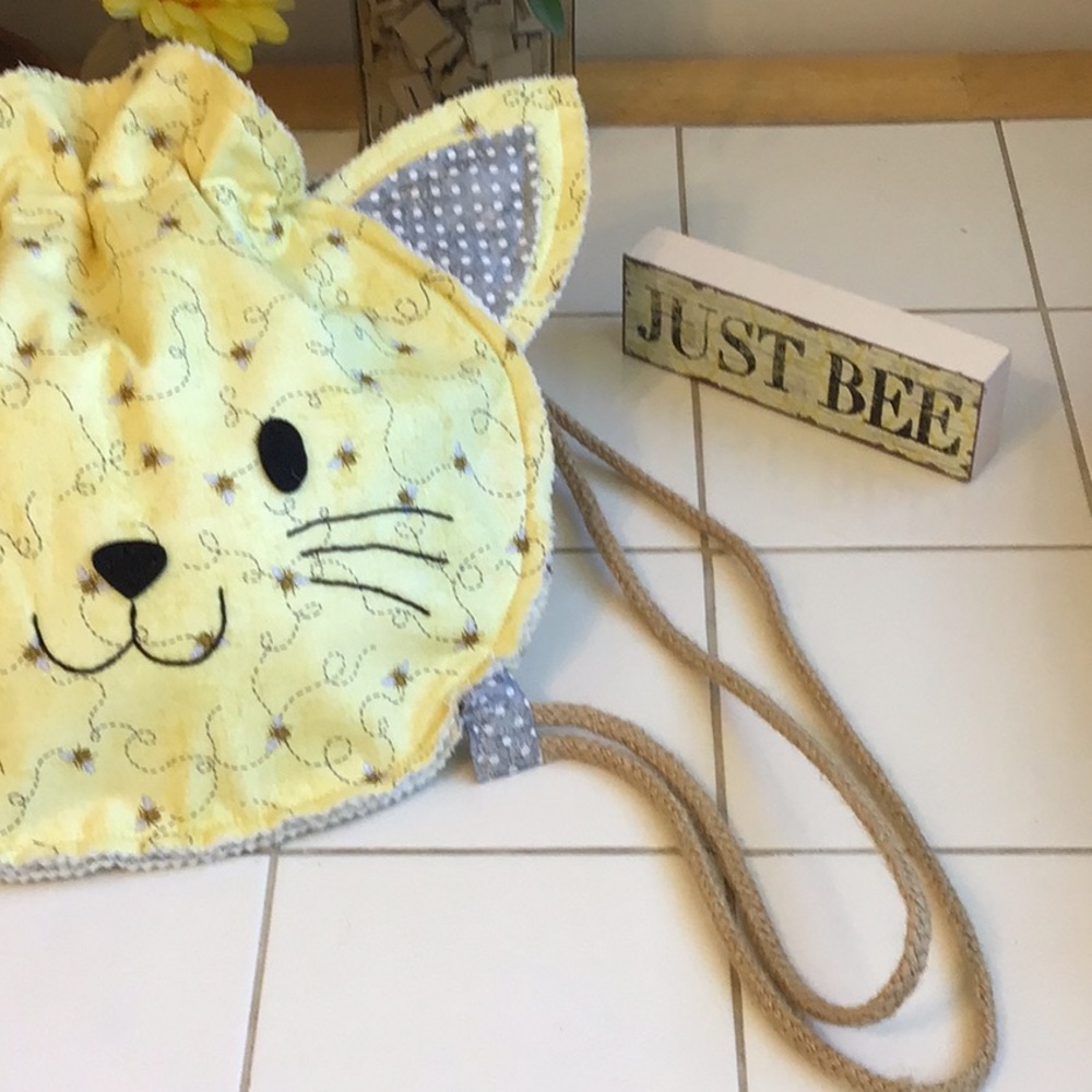 Quilted Rope Drawstring Cat Backpack - image 3